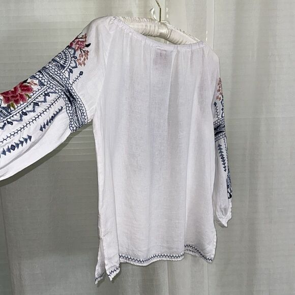 Johnny Was XS Davis Tie Peasant Bohemian White Blue Pink Embroidered Linen Top - Picture 11 of 14